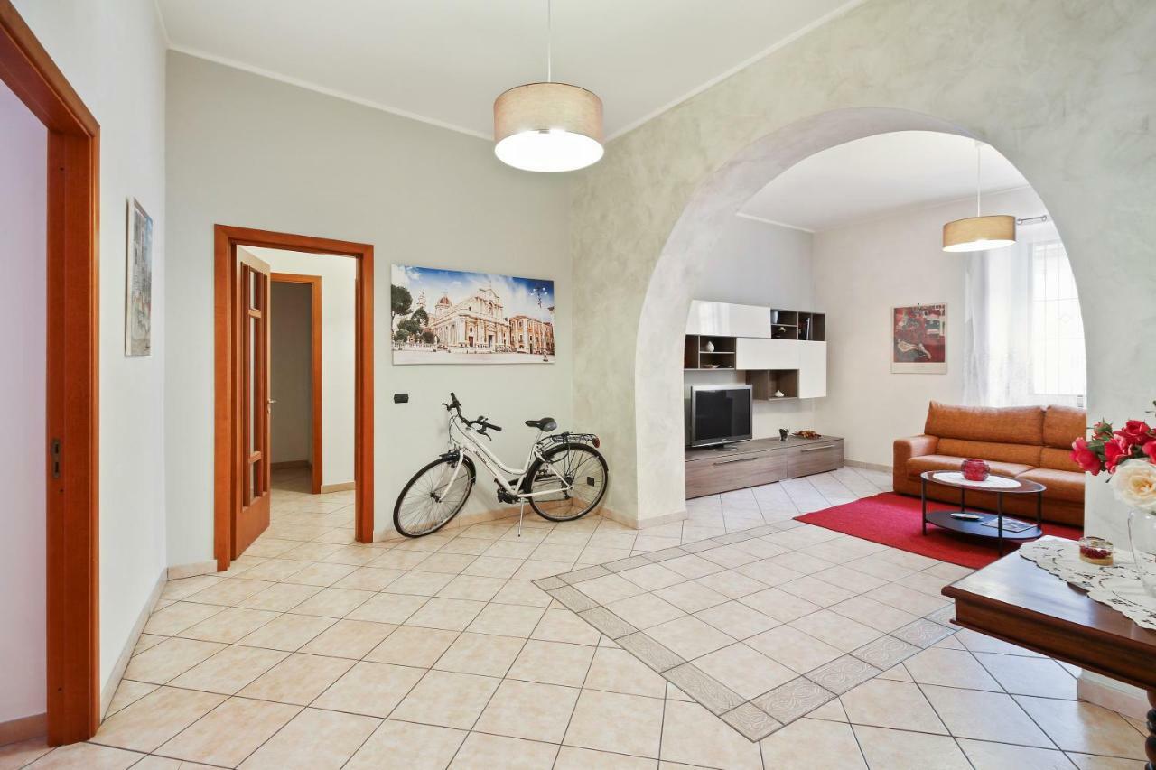 Central Balcony Apartment 카타니아 외부 사진